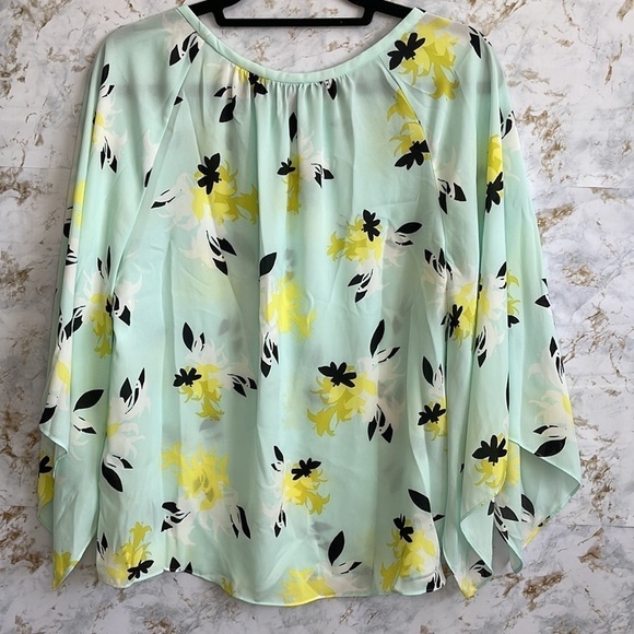 Vince Camuto Floral Blouse l SIZE S - Picture 2 of 7